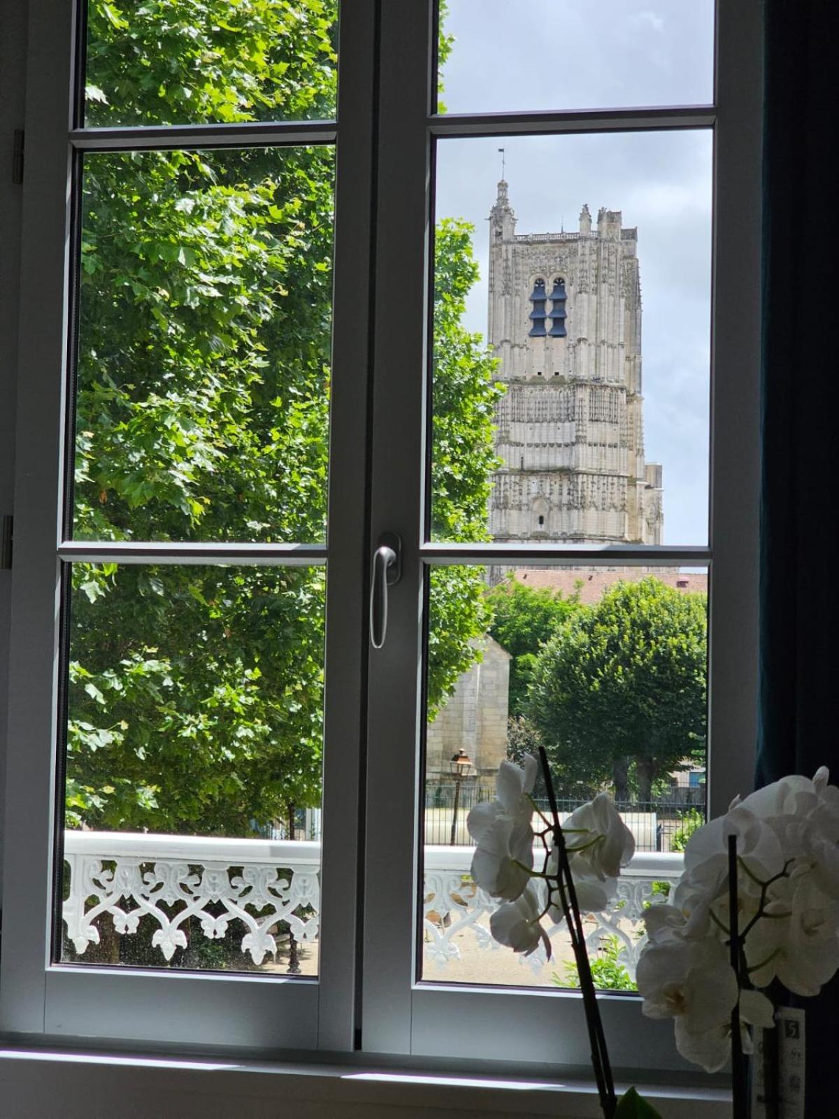 Aux'Cerfs - A Deux Pas De L'Abbaye Apartman Auxerre Kültér fotó